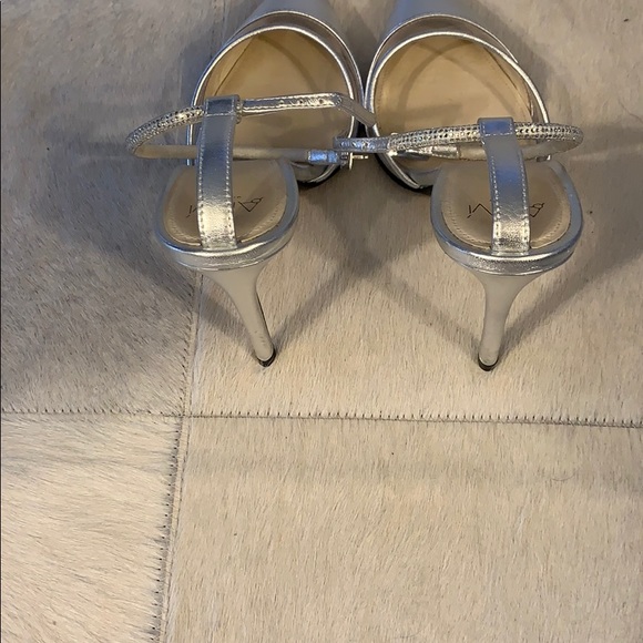 Shoes - Picture 4 of 6